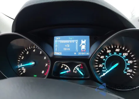 2014 Ford Escape S z USA, uszkodzony, nr VIN 1FMCU0F72EUD00351